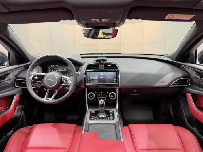 Jaguar XE L 2022 Model 2.0T 250PS R-DYNAMIC S Enterprising Sports Edition – фото 13