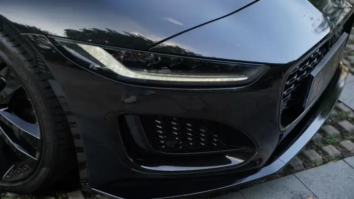 Jaguar F-TYPE 2023 Model P300 Hardtop Edition R-DYNAMIC BLACK – фото 6