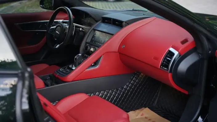Jaguar F-TYPE 2023 Model P300 Hardtop Edition R-DYNAMIC BLACK – фото 18