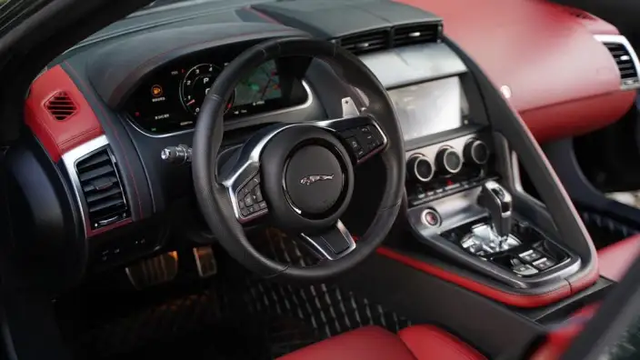 Jaguar F-TYPE 2023 Model P300 Hardtop Edition R-DYNAMIC BLACK – фото 19