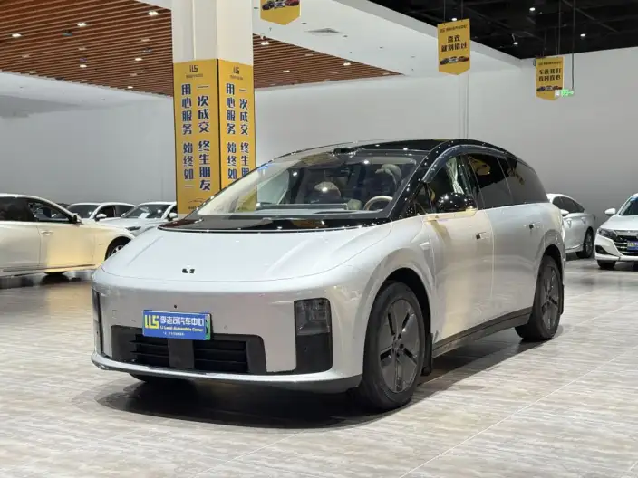 Li Auto i8 2025 Model Standard Edition – фото 1