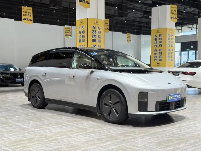 Li Auto i8 2025 Model Standard Edition – фото 3
