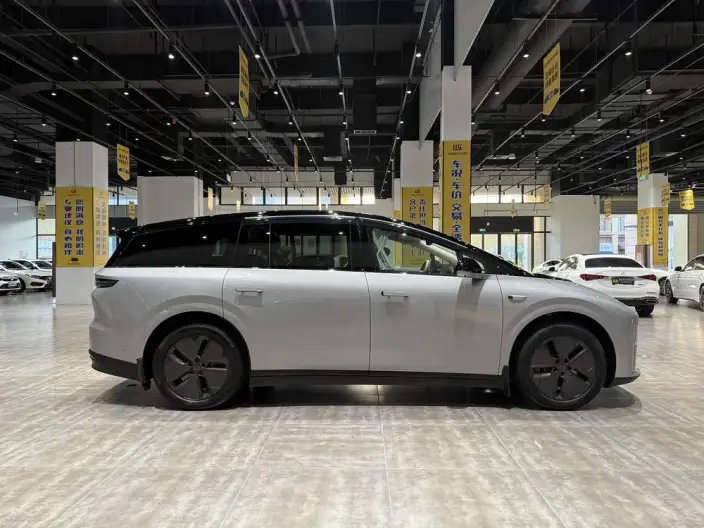 Li Auto i8 2025 Model Standard Edition – фото 8