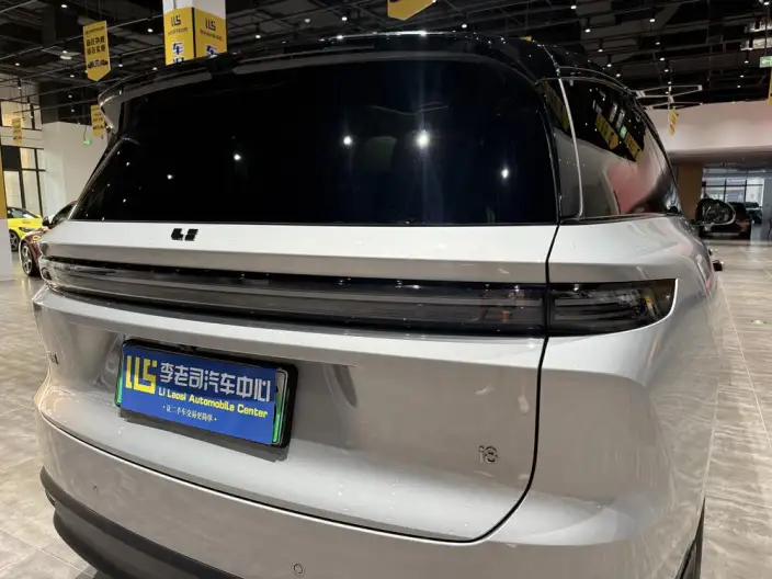 Li Auto i8 2025 Model Standard Edition – фото 9