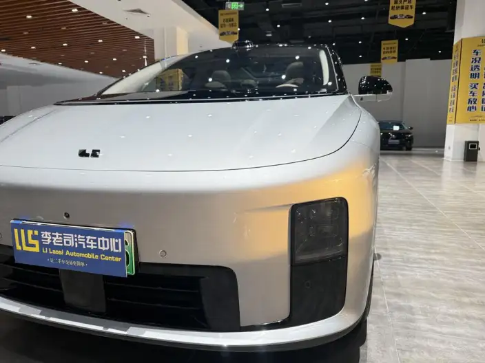 Li Auto i8 2025 Model Standard Edition – фото 14