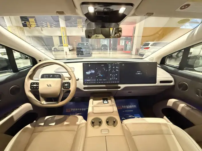 Li Auto i8 2025 Model Standard Edition – фото 15