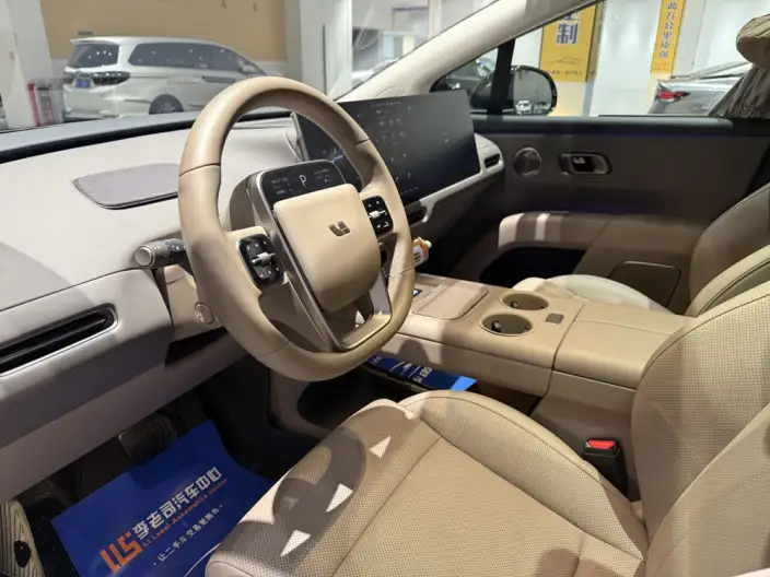 Li Auto i8 2025 Model Standard Edition – фото 17