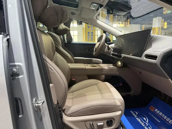 Li Auto i8 2025 Model Standard Edition – фото 19