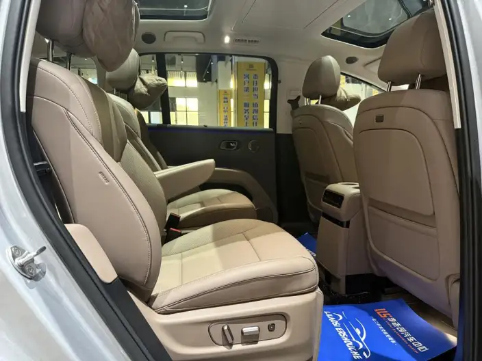 Li Auto i8 2025 Model Standard Edition – фото 20
