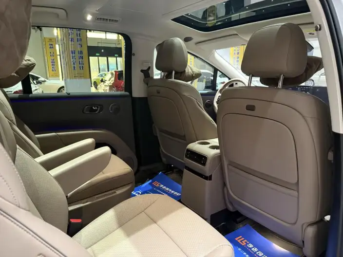 Li Auto i8 2025 Model Standard Edition – фото 21
