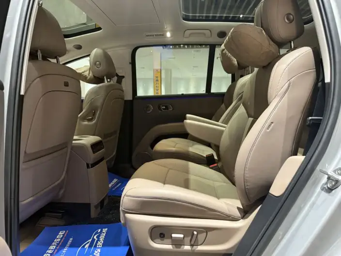 Li Auto i8 2025 Model Standard Edition – фото 23