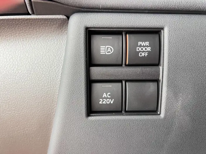 Elfa 2025 Model 2.5L Intelligent Hybrid 4WD Zhen Xiang Gold Edition – фото 15