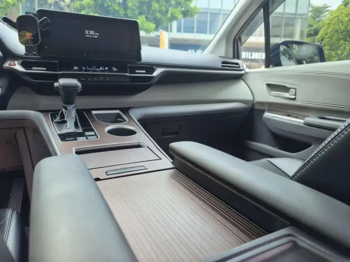 Toyota Sienna 2024 Model Hybrid 2.5L Comfort Edition – фото 7