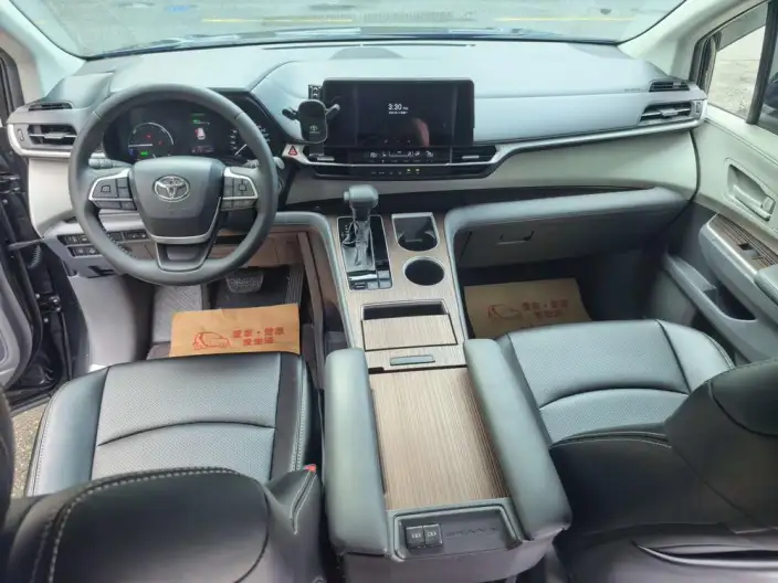 Toyota Sienna 2024 Model Hybrid 2.5L Comfort Edition – фото 12