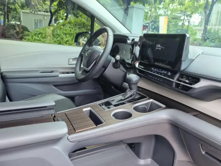 Toyota Sienna 2024 Model Hybrid 2.5L Comfort Edition – фото 15