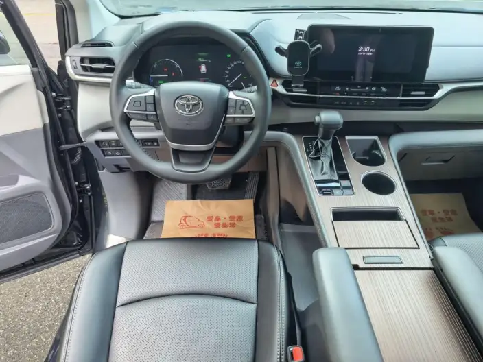 Toyota Sienna 2024 Model Hybrid 2.5L Comfort Edition – фото 16