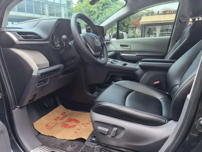 Toyota Sienna 2024 Model Hybrid 2.5L Comfort Edition – фото 17