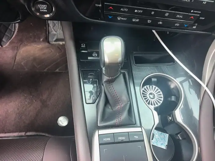Lexus RX 2020 Model 300 4WD Elegant Edition China VI – фото 9