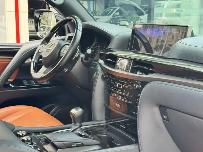 Lexus LX 2021 Model 5.7L Automatic 4WD 8 seat Parallel Imported – фото 9