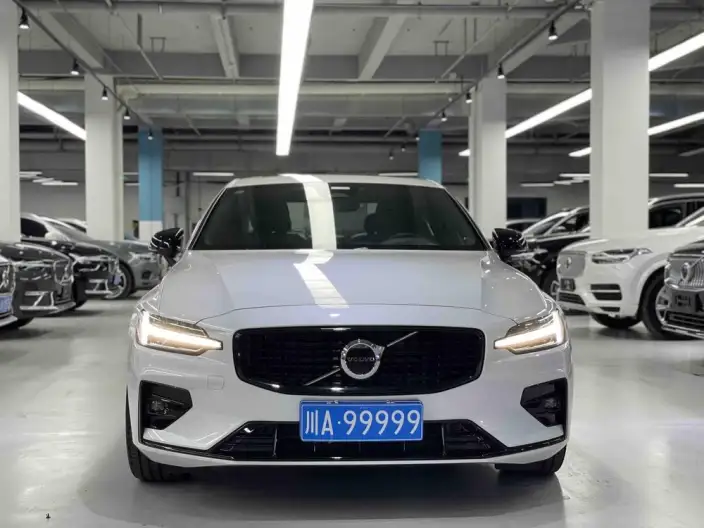 Volvo S60 2025 Model B5 Smart Elegance Sports Edition – фото 2