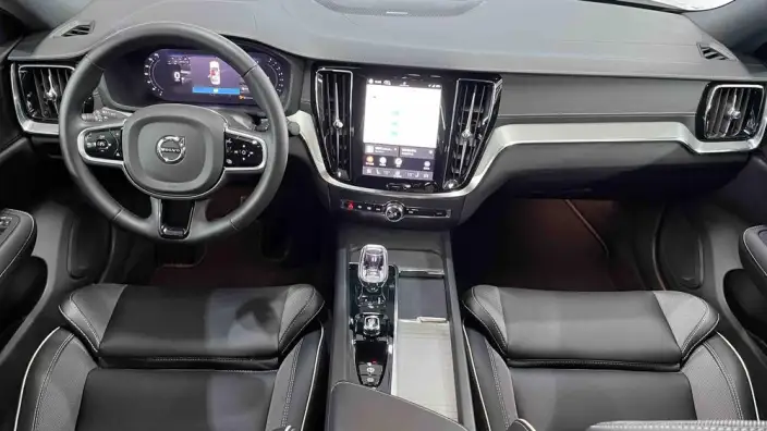 Volvo S60 2025 Model B5 Smart Elegance Sports Edition – фото 10