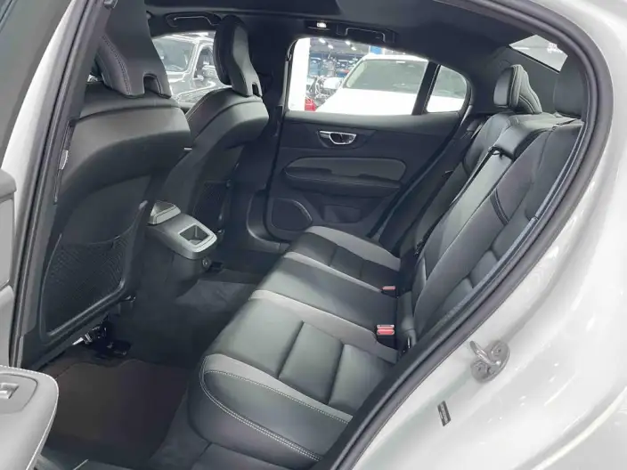 Volvo S60 2025 Model B5 Smart Elegance Sports Edition – фото 12