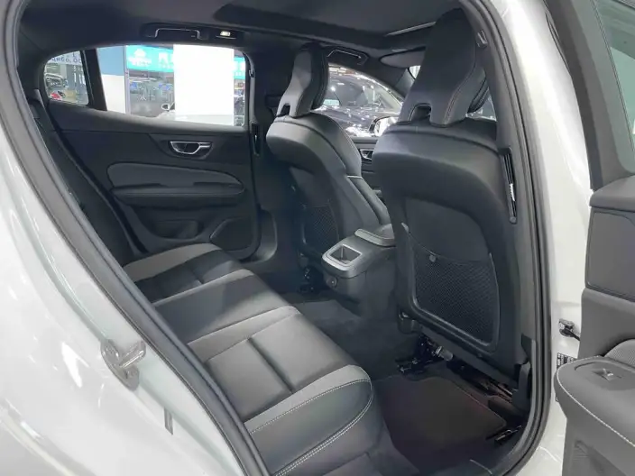Volvo S60 2025 Model B5 Smart Elegance Sports Edition – фото 13