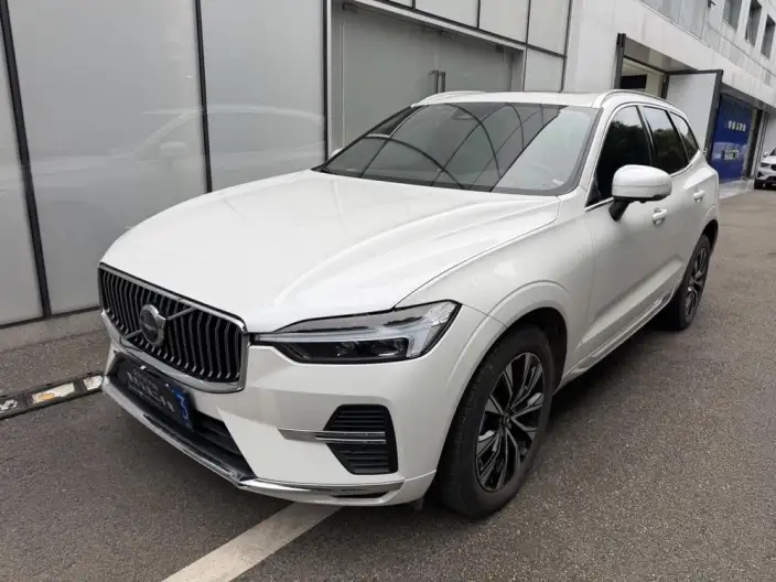 Volvo XC60 2024 Model B5 4WD Smart Range Deluxe Edition – фото 1