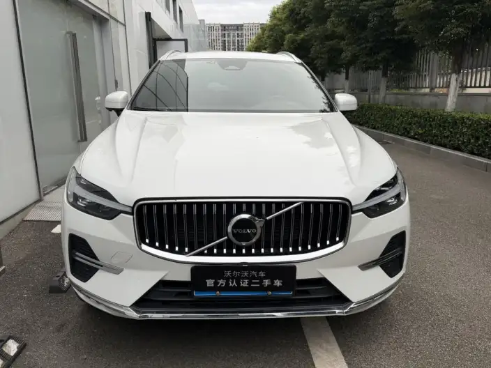 Volvo XC60 2024 Model B5 4WD Smart Range Deluxe Edition – фото 2