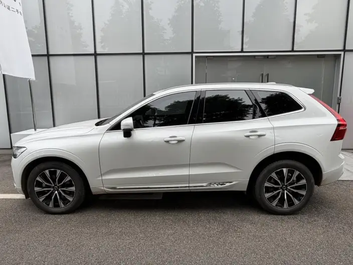 Volvo XC60 2024 Model B5 4WD Smart Range Deluxe Edition – фото 4