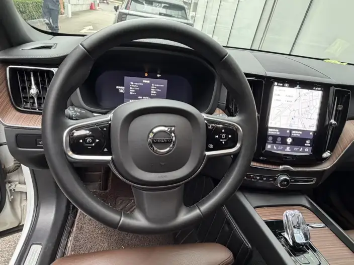 Volvo XC60 2024 Model B5 4WD Smart Range Deluxe Edition – фото 7