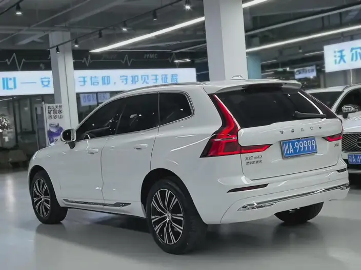 Volvo XC60 2022 Model B5 4WD Smart Range Deluxe Edition – фото 3