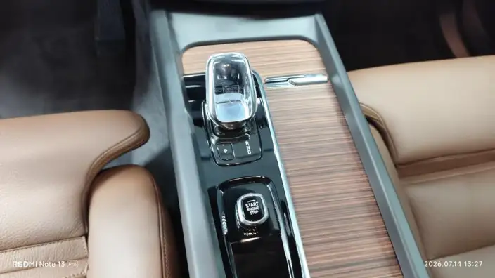 Volvo XC60 2022 Model B5 4WD Smart Range Deluxe Edition – фото 6