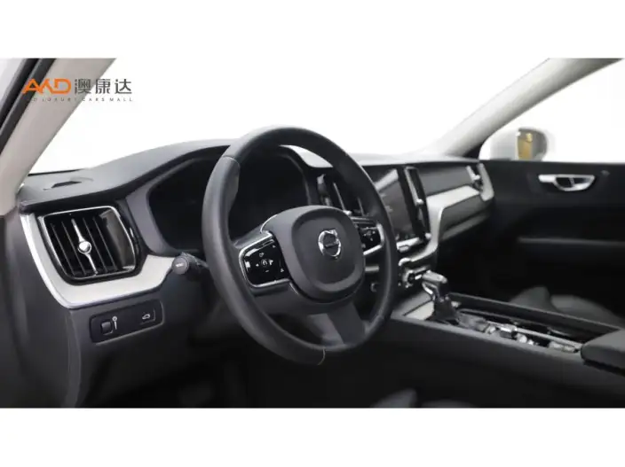 Volvo XC60 2020 Model T5 4WD Smart Range Deluxe Edition – фото 5
