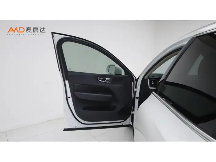 Volvo XC60 2020 Model T5 4WD Smart Range Deluxe Edition – фото 9