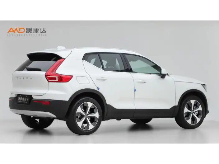 Volvo XC40 2023 Model B4 4WD Smart Range Deluxe Edition – фото 4