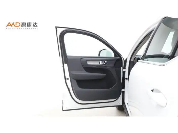 Volvo XC40 2023 Model B4 4WD Smart Range Deluxe Edition – фото 9