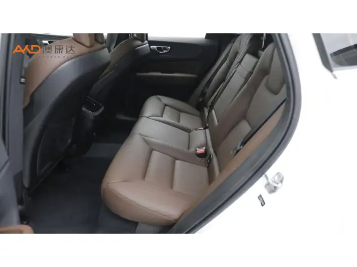 Volvo XC60 2020 Model T5 4WD Smart Range Deluxe Edition – фото 9