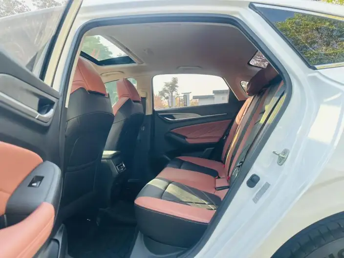Changan Eado 2023 Model PLUS Changxiang Edition Blue whale NE 1.4T GDI DCT Noble Model – фото 11