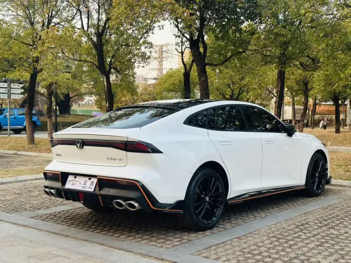 Changan UNI-V 2023 Model 1.5T Sports Edition – фото 6