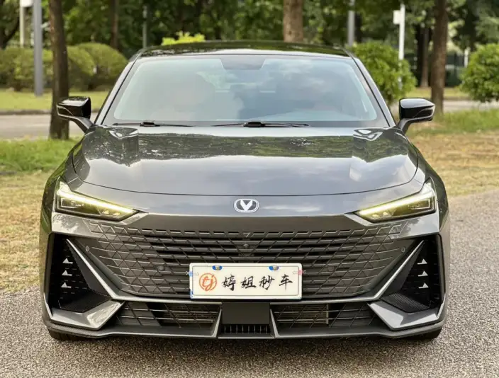 Changan UNI-V 2022 Model 1.5T Noble Model – фото 2