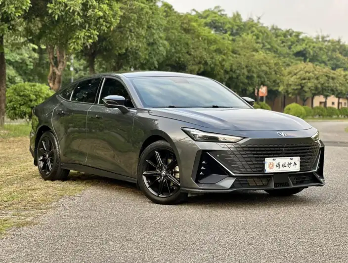 Changan UNI-V 2022 Model 1.5T Noble Model – фото 3