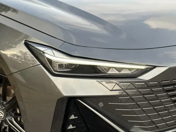 Changan UNI-V 2022 Model 1.5T Noble Model – фото 7