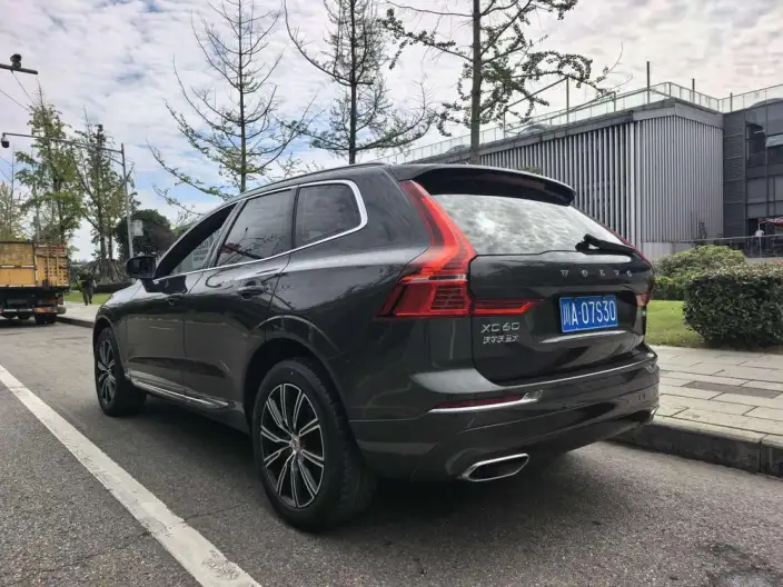 Volvo XC60 2020 Model T5 4WD Smart Range Sports Edition – фото 4