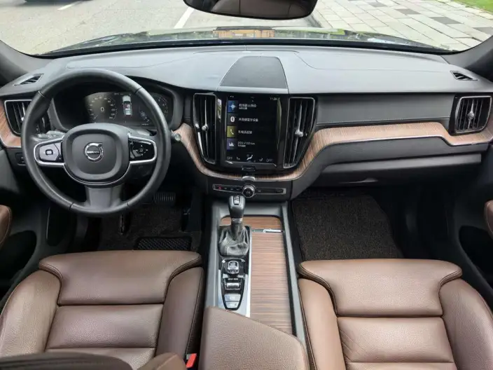 Volvo XC60 2020 Model T5 4WD Smart Range Sports Edition – фото 15