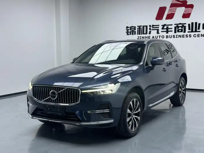 Volvo XC60 2025 Model B5 4WD Smart Range Deluxe Edition – фото 1