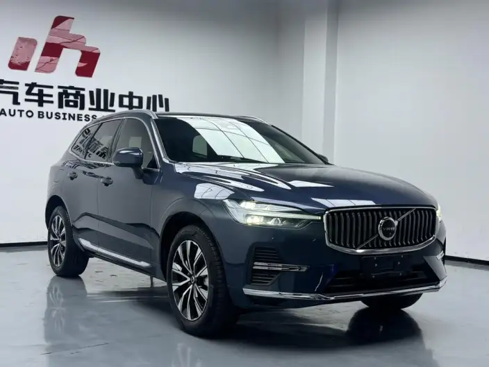Volvo XC60 2025 Model B5 4WD Smart Range Deluxe Edition – фото 2