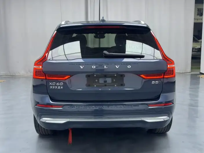 Volvo XC60 2025 Model B5 4WD Smart Range Deluxe Edition – фото 4