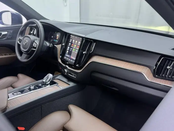 Volvo XC60 2025 Model B5 4WD Smart Range Deluxe Edition – фото 7