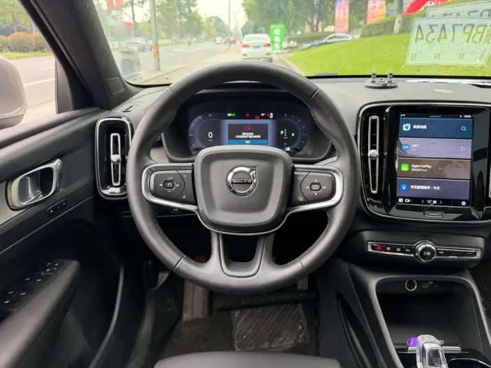 Volvo XC40 2024 Model B3 Smart Range Deluxe Edition – фото 9